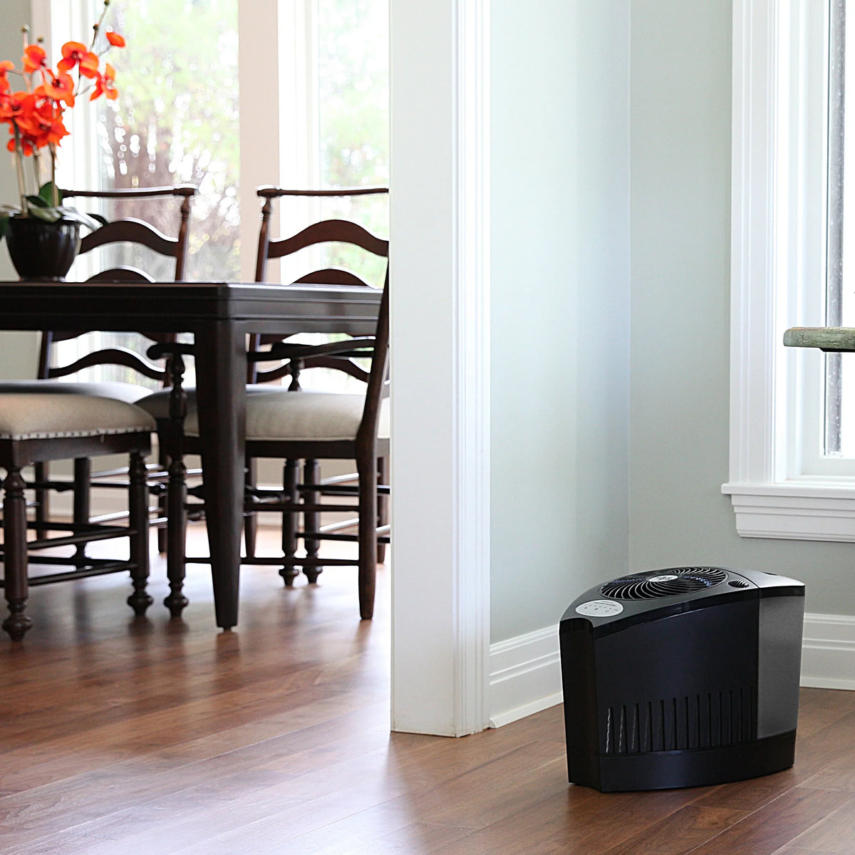 Vornado Evap3 Whole Room Evaporative Humidifier, 700 sq ft Coverage, Black